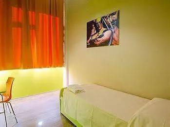 Wow Firenze 0*,  Italia
